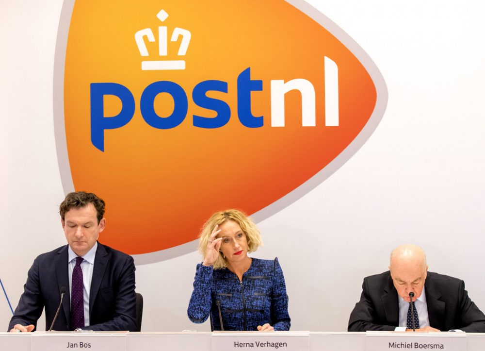 Pressekonferenz mit Jan Bos, Herna Verhagen und Michiel Boersmavan von PostNL am Mittwoch in Schiphol