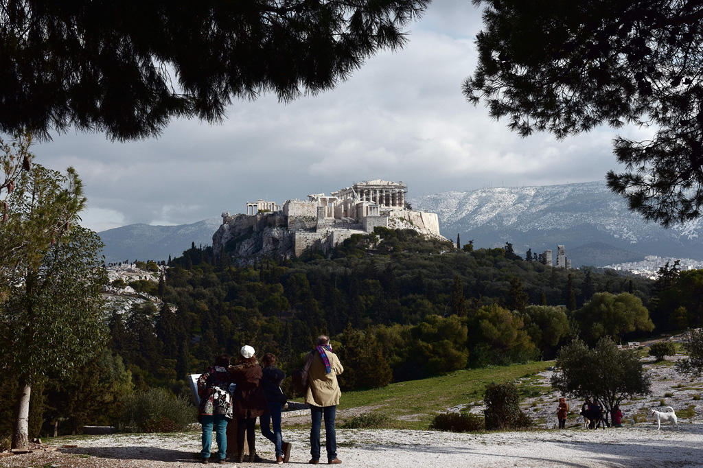 Neujahr in Griechenland: Touristen an der Akropolis