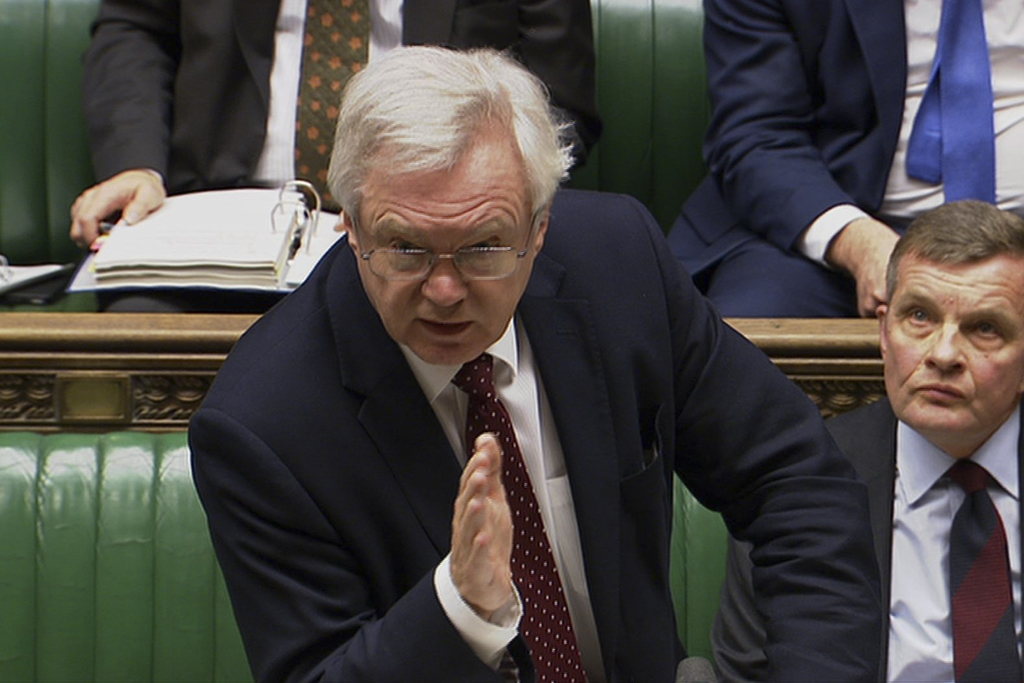 "Brexit-Minister" David Davis am 26.1.2017 bei der Debatte im britischen Parlament (Bild: AFP)