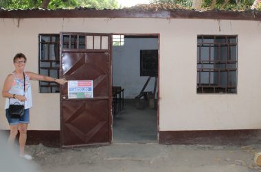 Rita Derksen und Ted Schmidt unterstützen Schule in Gambia