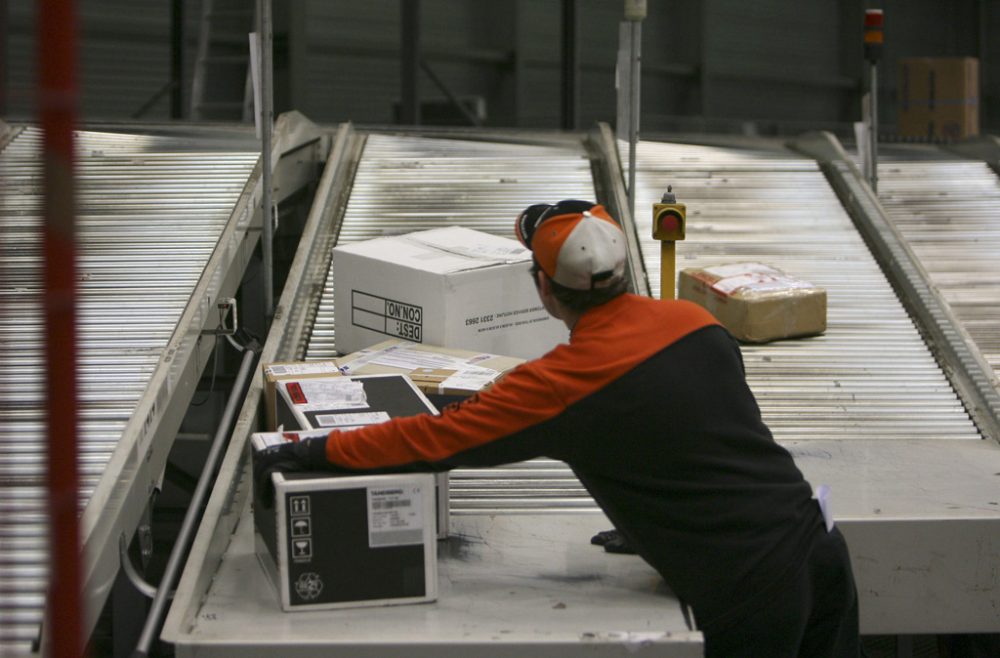 Paketpackstation am Flughafen Bierset