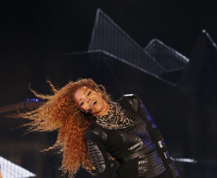 Janet Jackson im März 2016 bei einem Konzert in Dubai