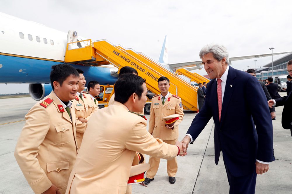 Der scheidende US-Außenminister John Kerry auf Abschiedsbesuch in Hanoi