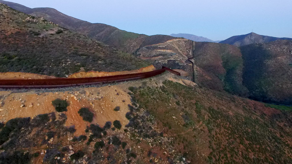 Einen Grenzzaun zwischen den USA und Mexiko gibt es bereits - Trump hat nun aber den Weg für eine Mauer freigemacht