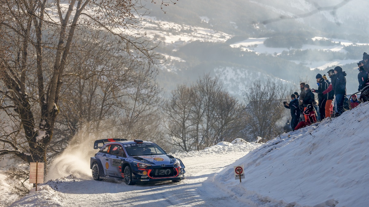 Thierry Neuville/Nicolas Gilsoul im Hyundai i20 Coupé WRC bei der Rallye Monte-Carlo
