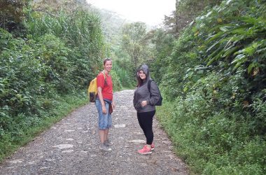 Naturpark El Cuà - Schülerin Giulia Nelles mit Marie Vanhauw (Aktion Damian)