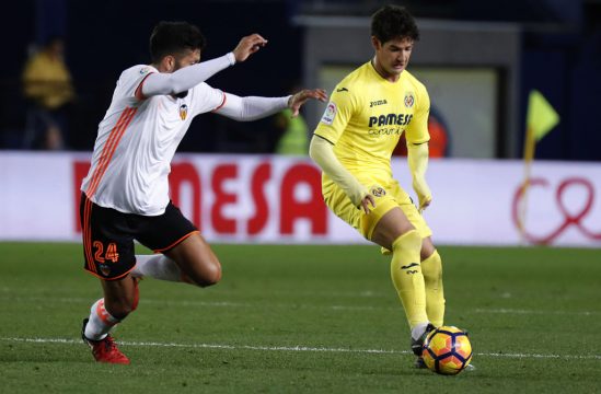 Pato im Trikot von Villarreal (r.)