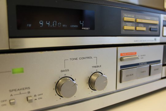 Radio-Gerät mit Frequenz 94.0 BRF1