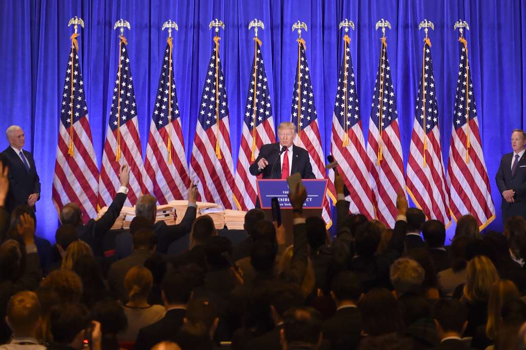 Trumps erste Pressekonferenz erinnerte an eine billige Realityshow, urteilt Het Nieuwsblad