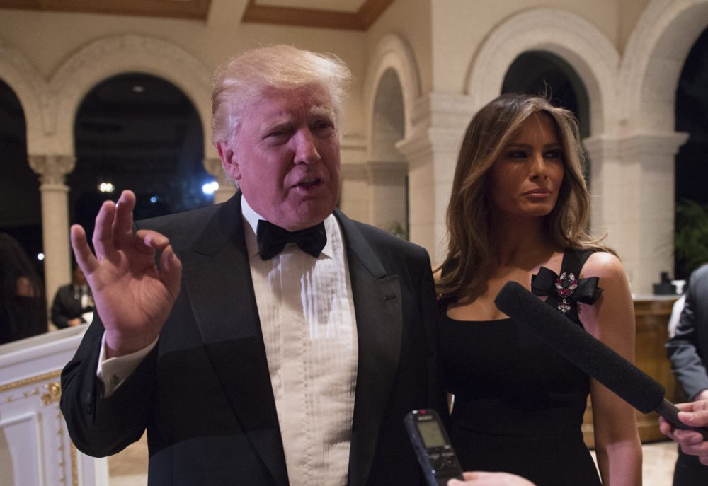 Donald Trump und Frau Melania bei einer Silvestefeier in Palm Beach, Florida