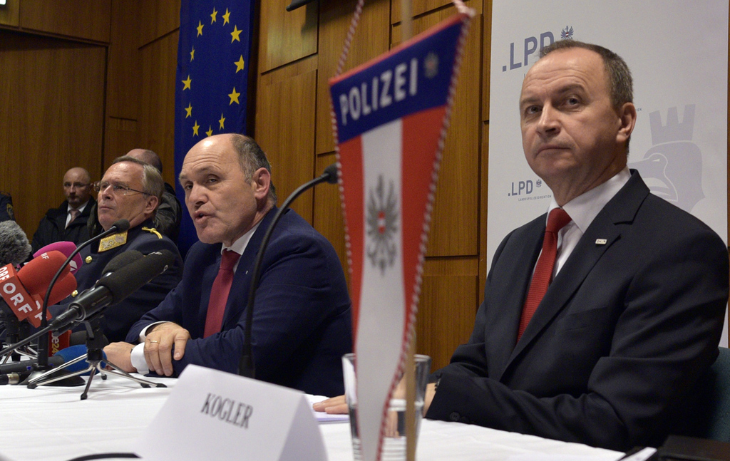 Pressekonferenz mit Sicherheitschef Konrad Kogler, Innenminister Wolfgang Sobotka und General Karl Mahrer nach dem vereitelten Anschlag in Wien