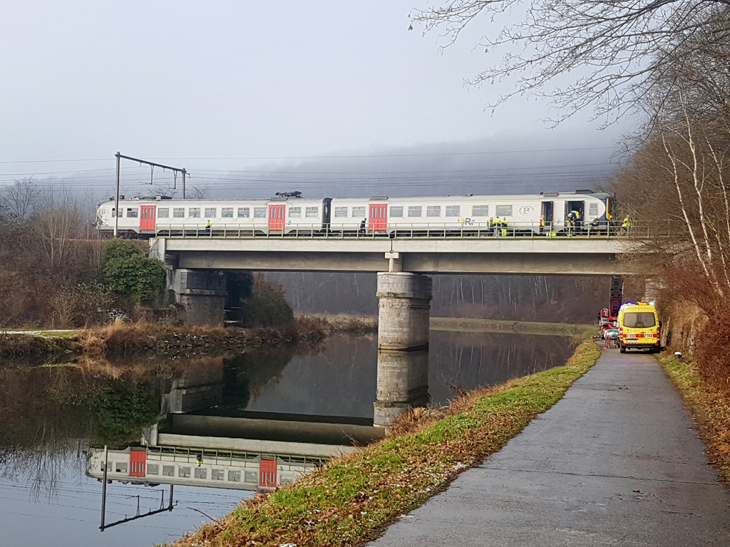 In einem Eisenbahntunnel in der Nähe von Charleroi sind drei Frauen von einem Zug erfasst worden