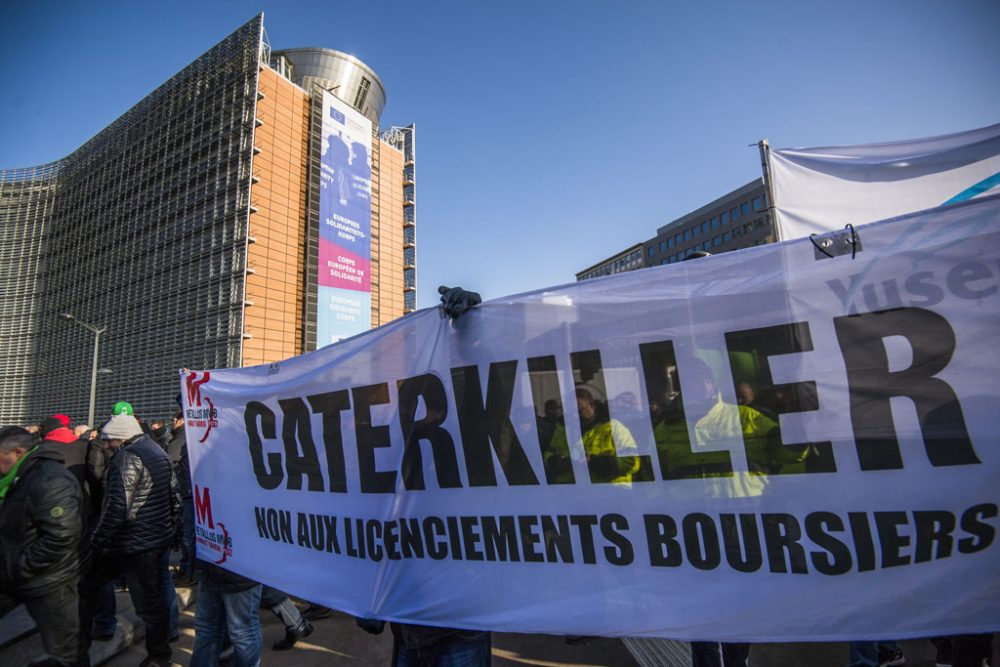 Mitarbeiter von Caterpillar demonstrieren in Brüssel