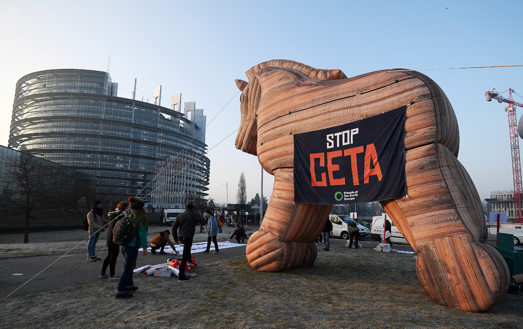 Proteste vor dem EU-Parlament gegen das Ceta-Abkommen (15. Februar 2017)