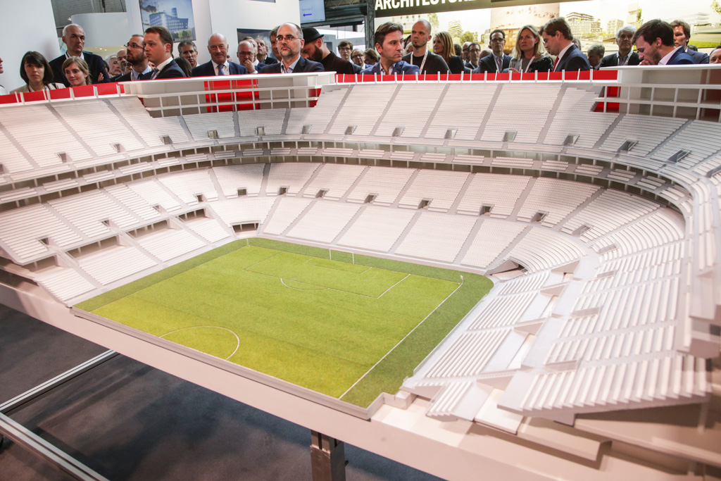 Modell des in Brüssel geplanten Eurostadions