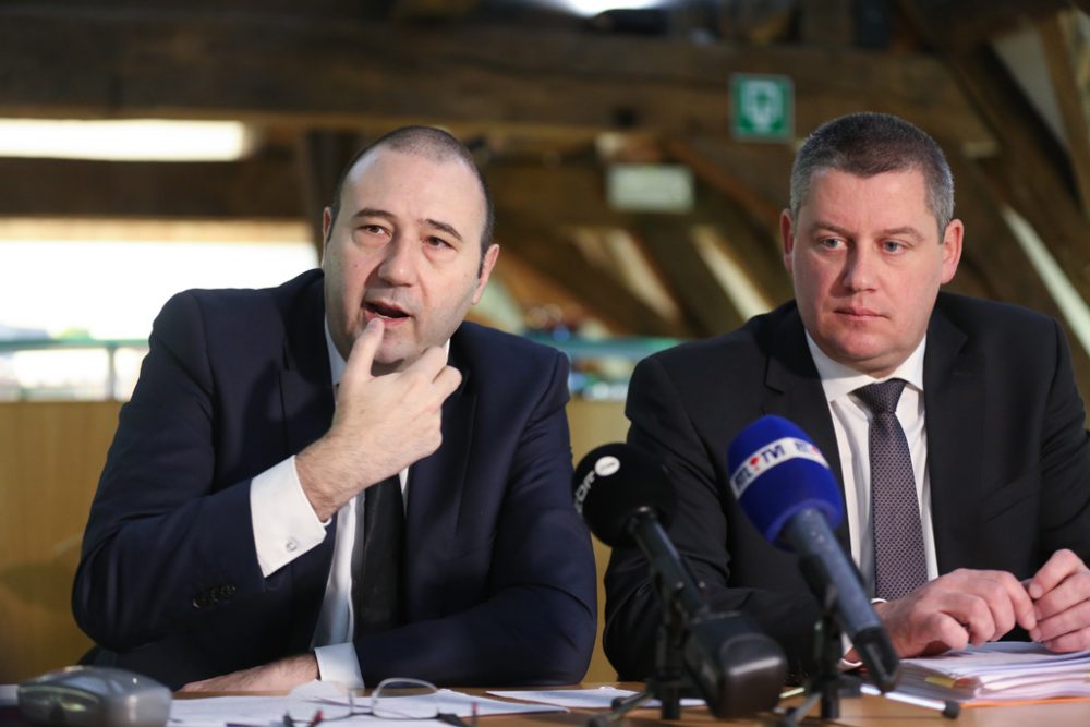 Pressekonferenz mit PS-Fraktionssprecher Christophe Collignon und CDH-Fraktionssprecher Dimitri Fourny nach der Sitzung des Wallonischen Parlaments am Mittwoch