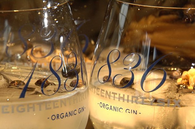 Gin aus der Raerener Distillerie Radermacher (Archivbild: BRF Fernsehen)