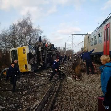 Smartphone-Foto zeigt umgekippten Wagon in Löwen
