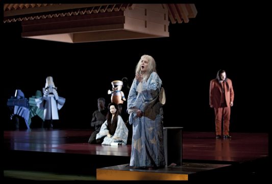 Alexia Voulgaridou als Cio-Cio-San in Puccinis Madama Butterfly