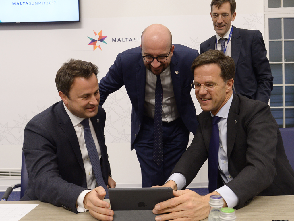 Der luxemburgische Premier Xavier Bettel, der belgische Premier Charles Michel und der niederländische Premier Mark Rutte am Freitag in Valetta