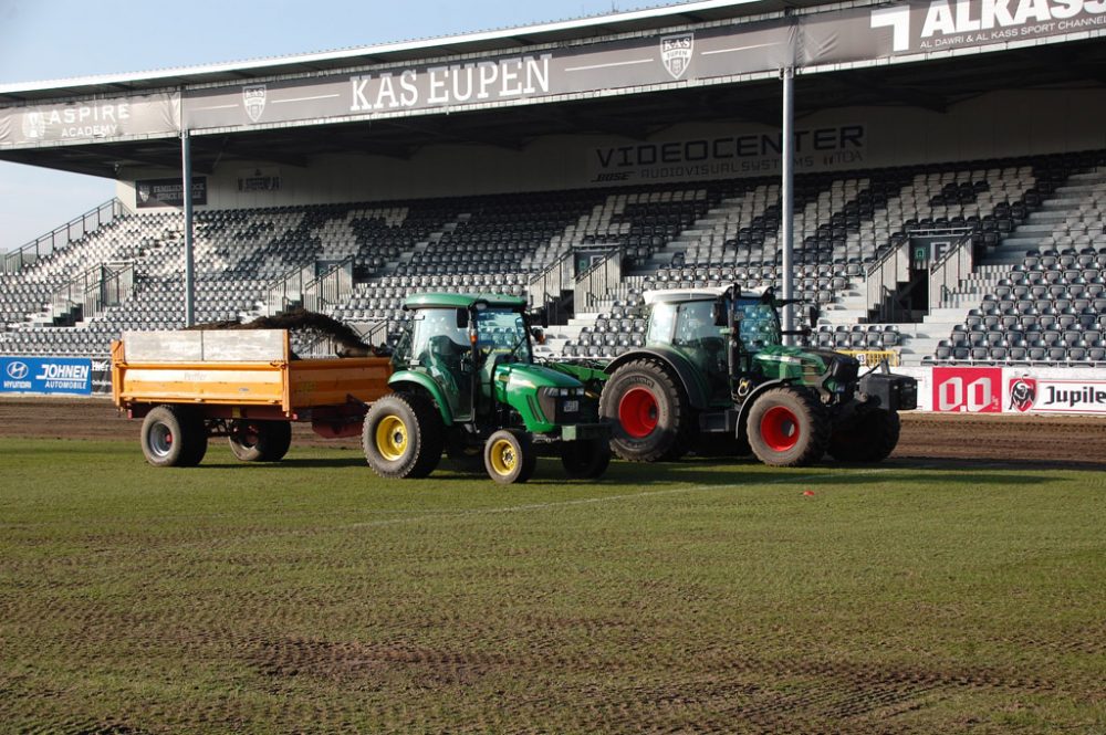 Neuer Rasen für das Kehrwegstadion der AS Eupen