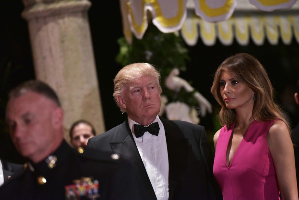 US-Präsident Donald Trump mit seiner Frau Melanie Trump bei einer Gala in Palm Beach (4.2.)