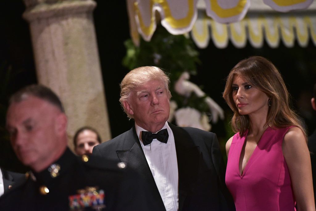 US-Präsident Donald Trump mit seiner Frau Melanie Trump bei einer Gala in Palm Beach (4.2.)