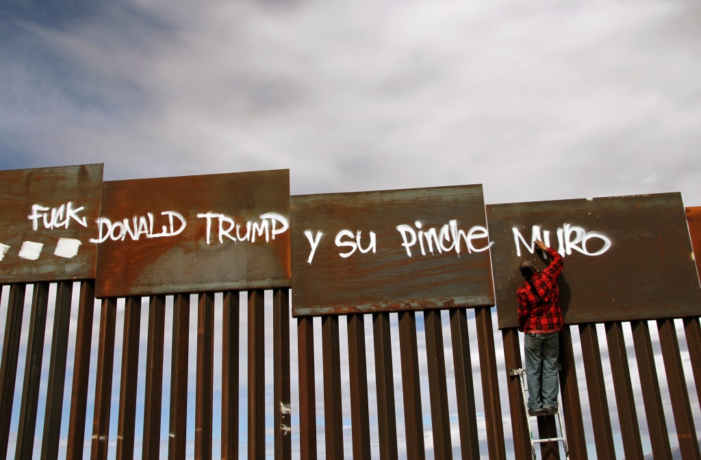Die Mauer an der Grenze zu Mexiko