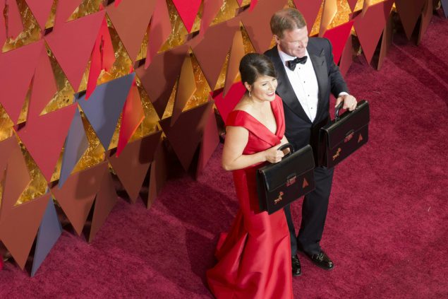 Brian Cullinan und Martha Ruiz auf dem roten Teppich bei der Oscarverleihung am 26. Februar in Hollywood