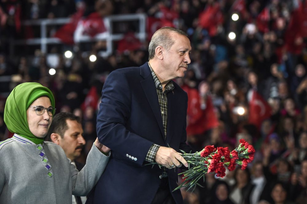 Recep Tayyip Erdogan mit seiner Frau Emine