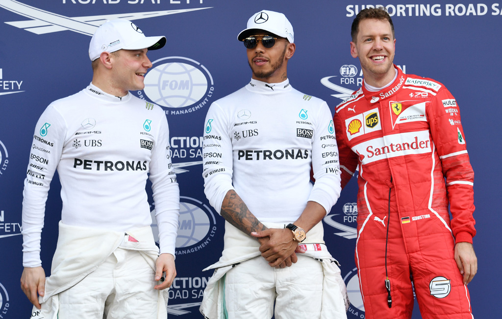 Hamilton sichert sich die Pole Position für Formel-1-Auftakt