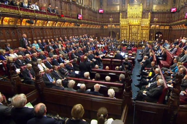 Machen den Weg für den Brexit frei: Die Lords geben ihre Forderungen auf