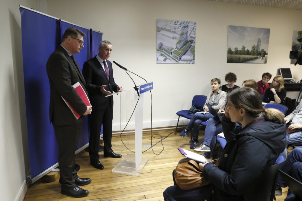 Pressekonferenz mit dem zuständigen Staatsanwalt François Molins und dem Chef der Pariser Polizei Christian Sainte am Samstag in Paris