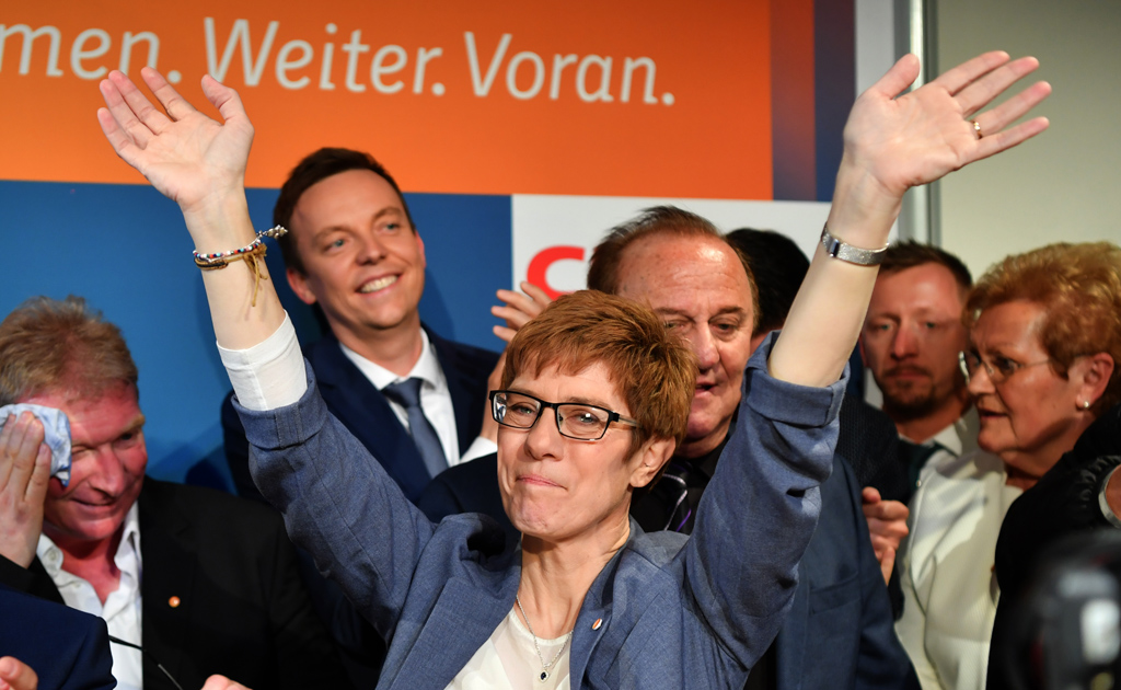 Annegret Kramp-Karrenbauer von der CDU gewinnt die Landtagswahl im Saarland