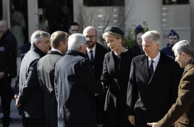 Das belgische Königspaar, Premierminister Michel und die Spitzenvertreter der EU bei der Gedenkfeier am Schumanplatz