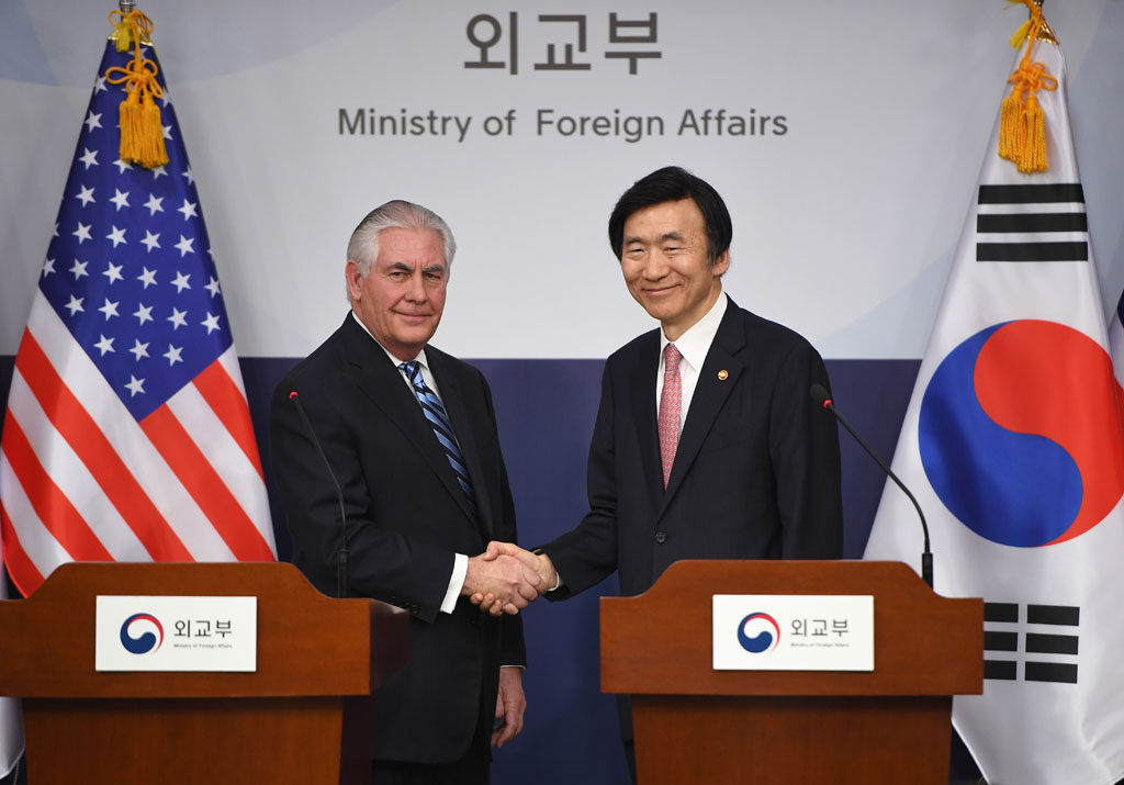 US-Außenminister Rex Tillerson (l.) mit Südkoreas Außenminister Yun Byung-Se