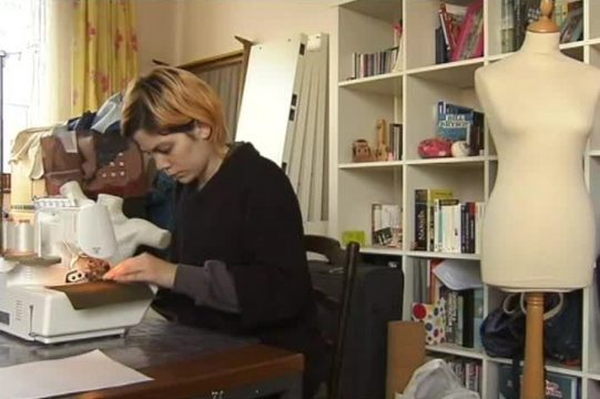 Tricksters: Junge Lütticher Stylistin macht praktische Festival-Mode