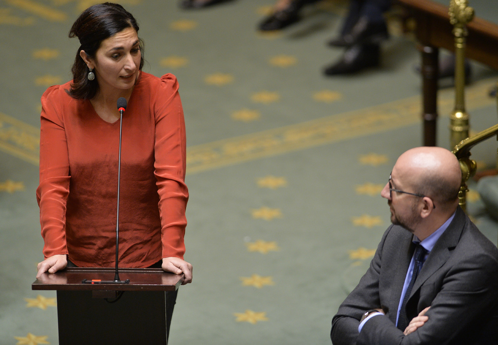 Staatssekretärin Zuhal Demir (N-VA) und Premier Charles Michel (MR) in der Kammer