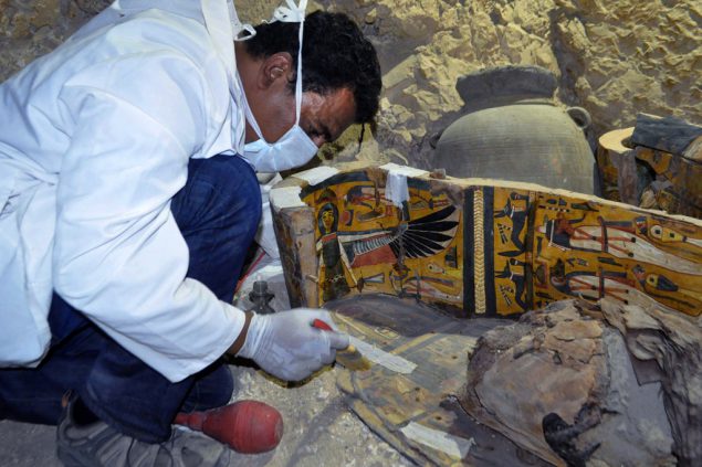 Ägyptische Archäologen entdecken Mumien in jahrtausendaltem Grab