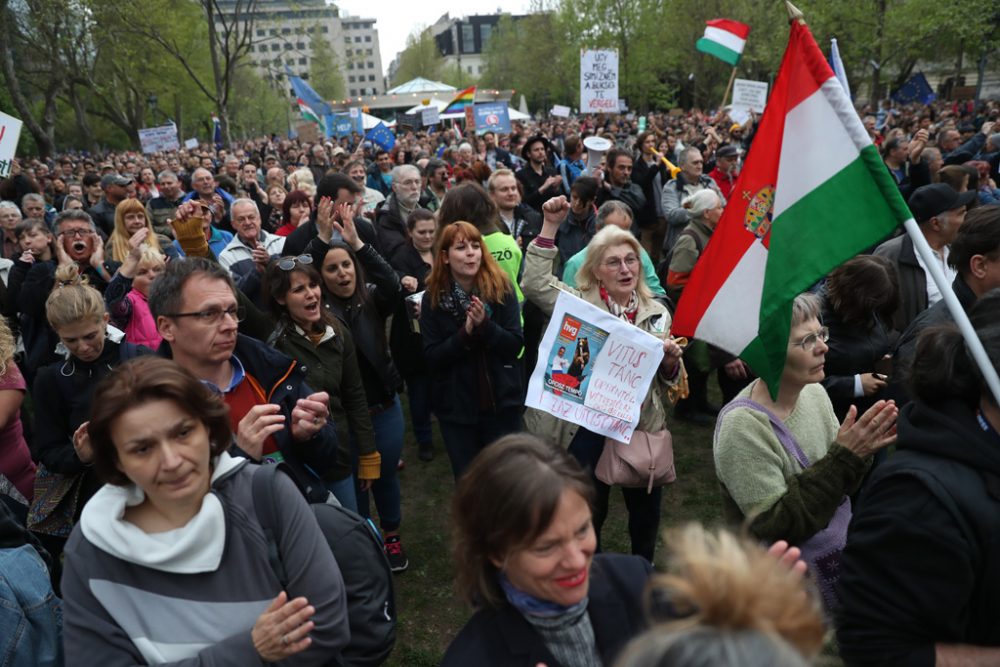 Tausende demonstrieren in Budapest gegen Orbans Machtpolitik