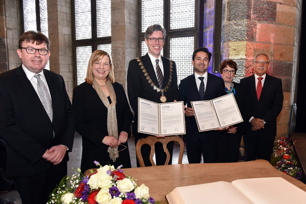 Unterzeichnung des Erneuerungsvertrages zur Städtepartnerschaft zwischen Aachen und Reims am 28. Januar im Aachener Rathaus