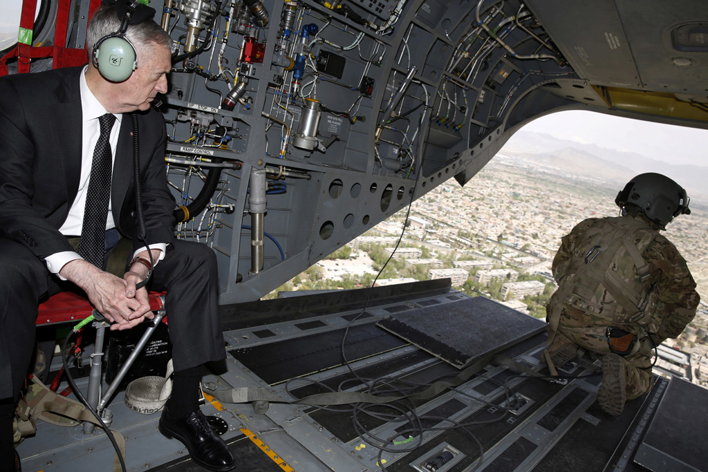 US-Verteidigungsminister James Mattis bei seiner Ankunft in Kabul (24.4.2017)