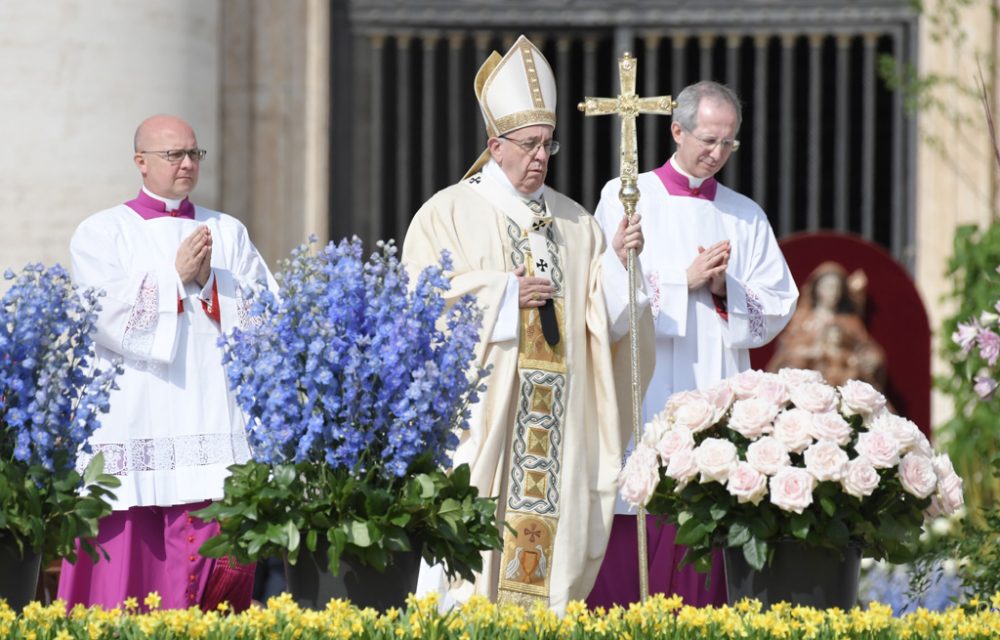 Papst Franziskus bei den Osterfeierlichkeiten im Vatikan