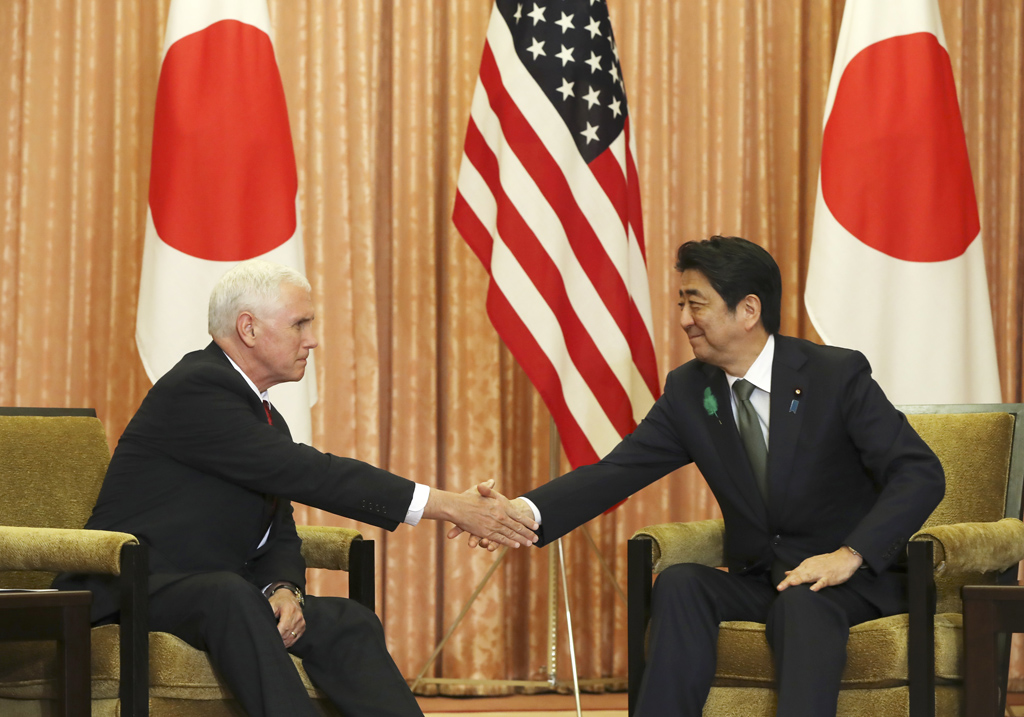 US-Vizepräsident Mike Pence und der japanische Ministerpräsident Shinzo Abe am Dienstag in Tokio
