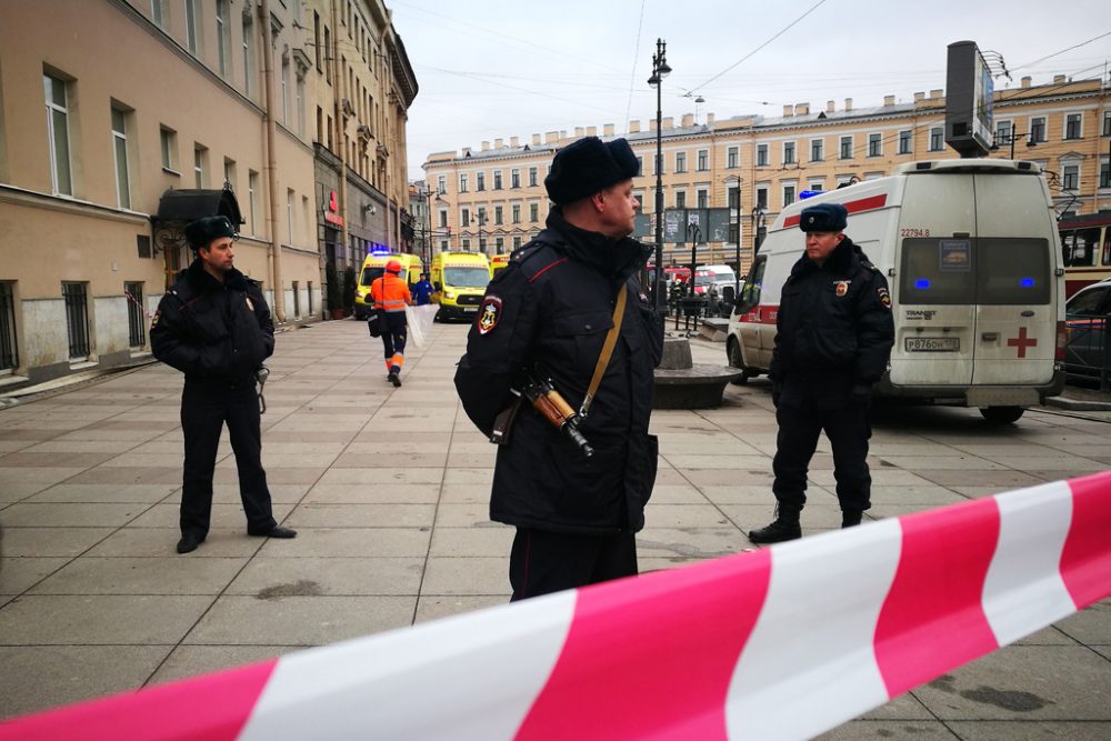 Mindestens zehn Tote bei Explosion in St. Petersburger U-Bahn