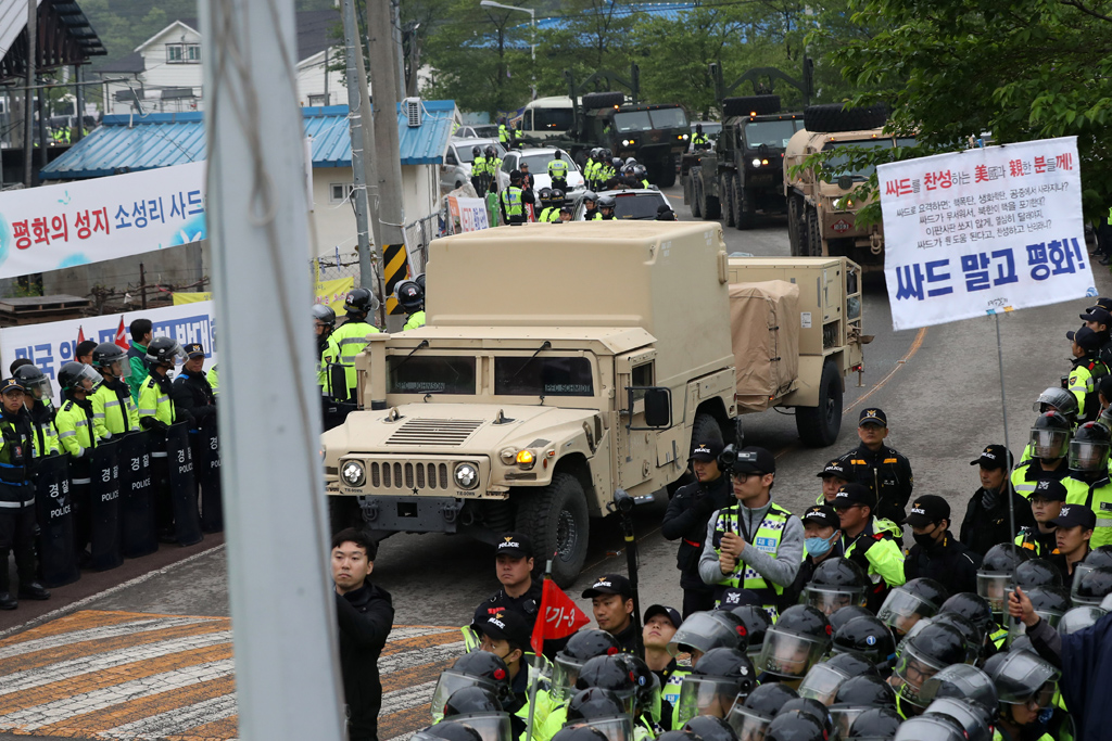 Proteste in Südkorea bei der Ankunft des amerikanischen Raketenabwehrsystems