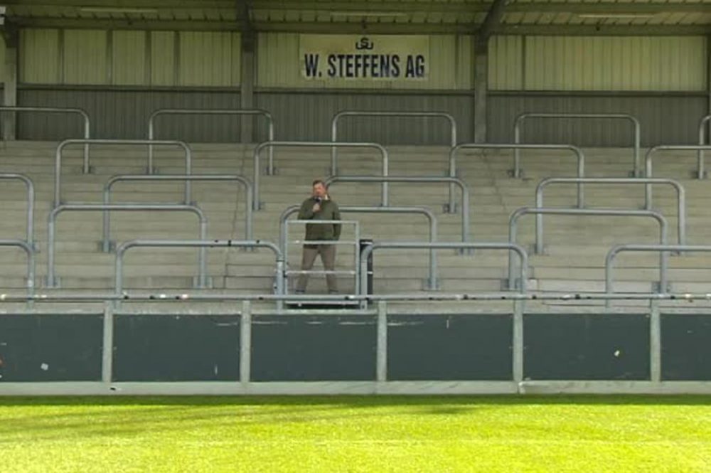 Tribüne im AS-Stadion