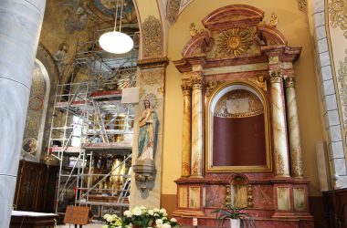 Altäre in Lontzener Pfarrkirche werden restauriert