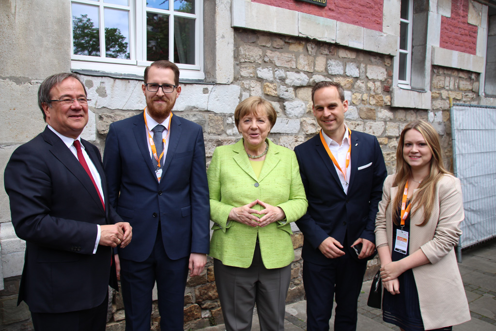 CSP meets CDU: Armin Laschet, Jérôme Franssen, Angela Merkel, Colin Kraft und Jolyn Huppertz (vlnr)