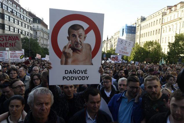 Demonstrationen in Prag richten sich gegen Finanzminister Babis und Präsident Zeman